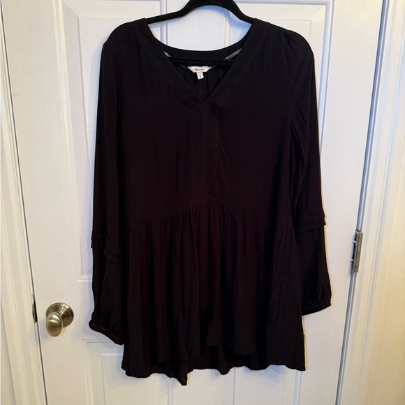 Reitmans - Long-Sleeve V-Neck Tunic with Tiered Hem - Picture 4 of 8